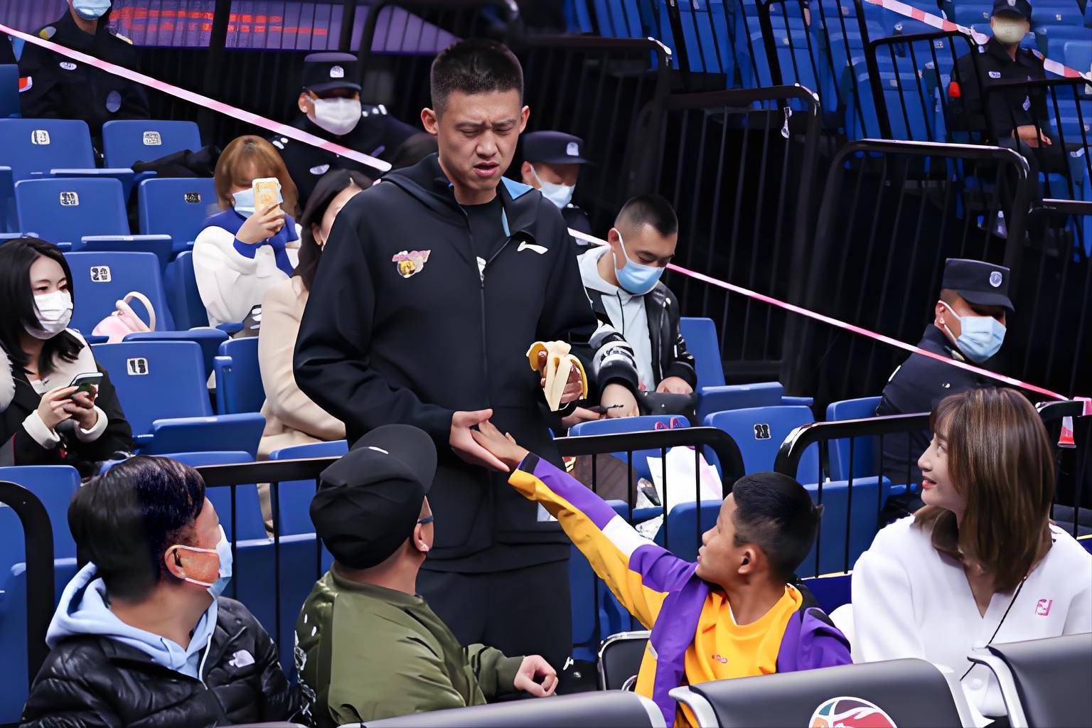 关于惊心一幕!总冠军接连受伤功勋球员加入伤兵营,士气大振的信息 关于惊心一幕!总冠军接连受伤功勋球员加入伤兵营,士气大振的信息