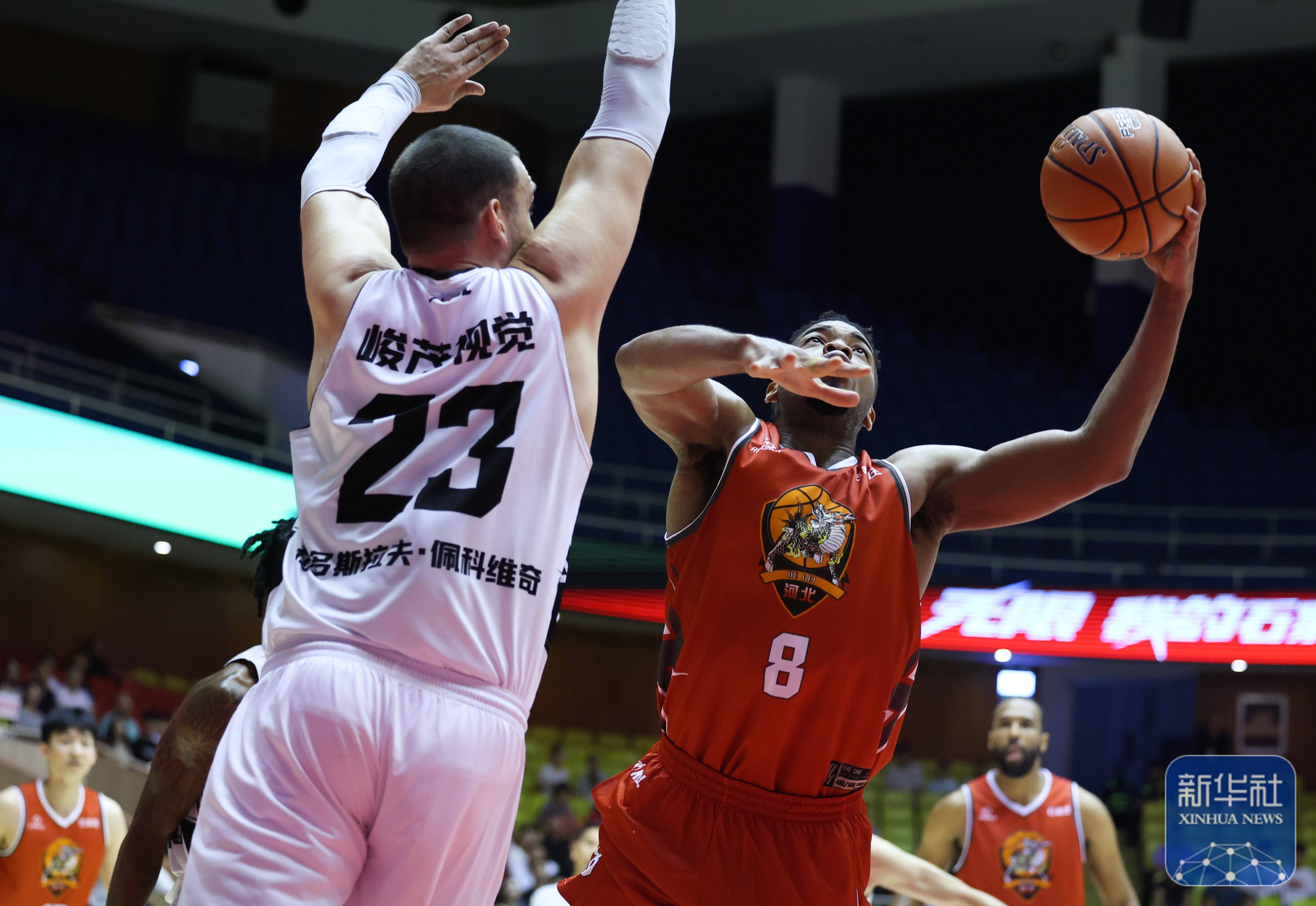 高水平篮球联赛精采比赛回顾,战绩斐然 高水平篮球联赛精采比赛回顾,战绩斐然