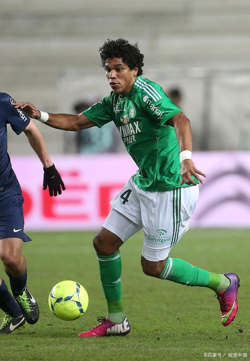 圣埃蒂安逆袭战胜对手，逼近前十名，掌声雷动