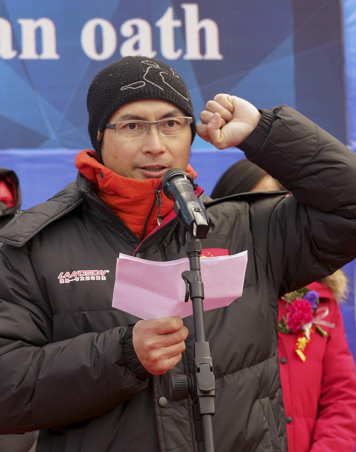 俄罗斯篮球联赛季后赛开幕,实力强队逐鹿争夺冠军荣耀,振奋人心 俄罗斯篮球联赛季后赛开幕,实力强队逐鹿争夺冠军荣耀,振奋人心