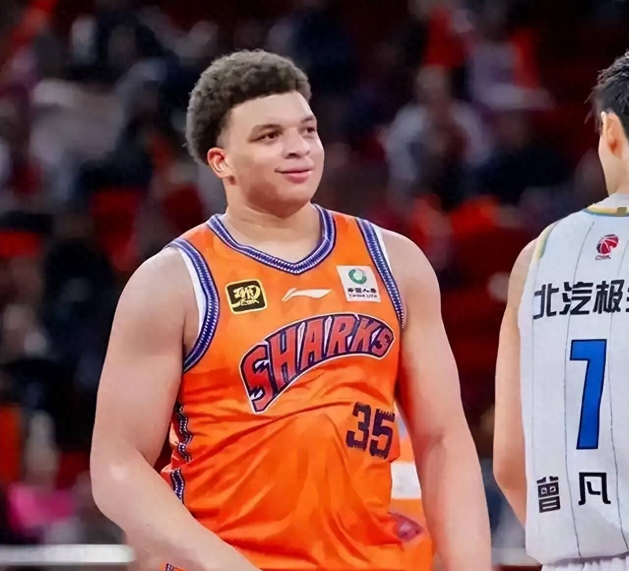 上海队备战季后赛，球员状态稳定，全场震撼