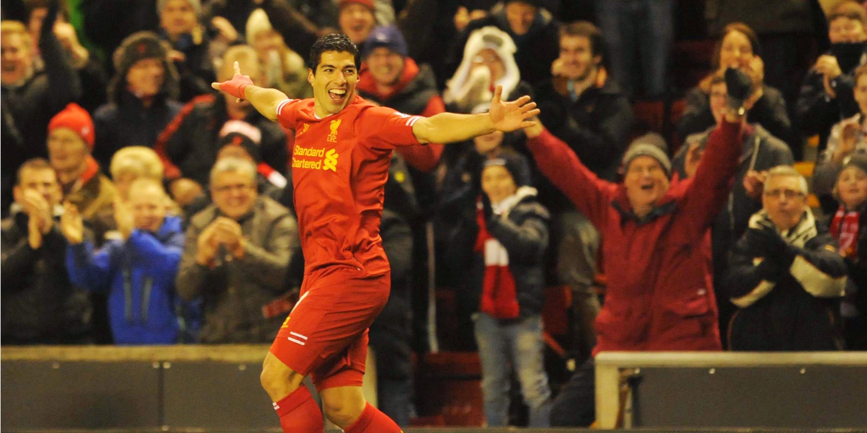 进球如潮，球员表现十分抢眼，掌声雷动