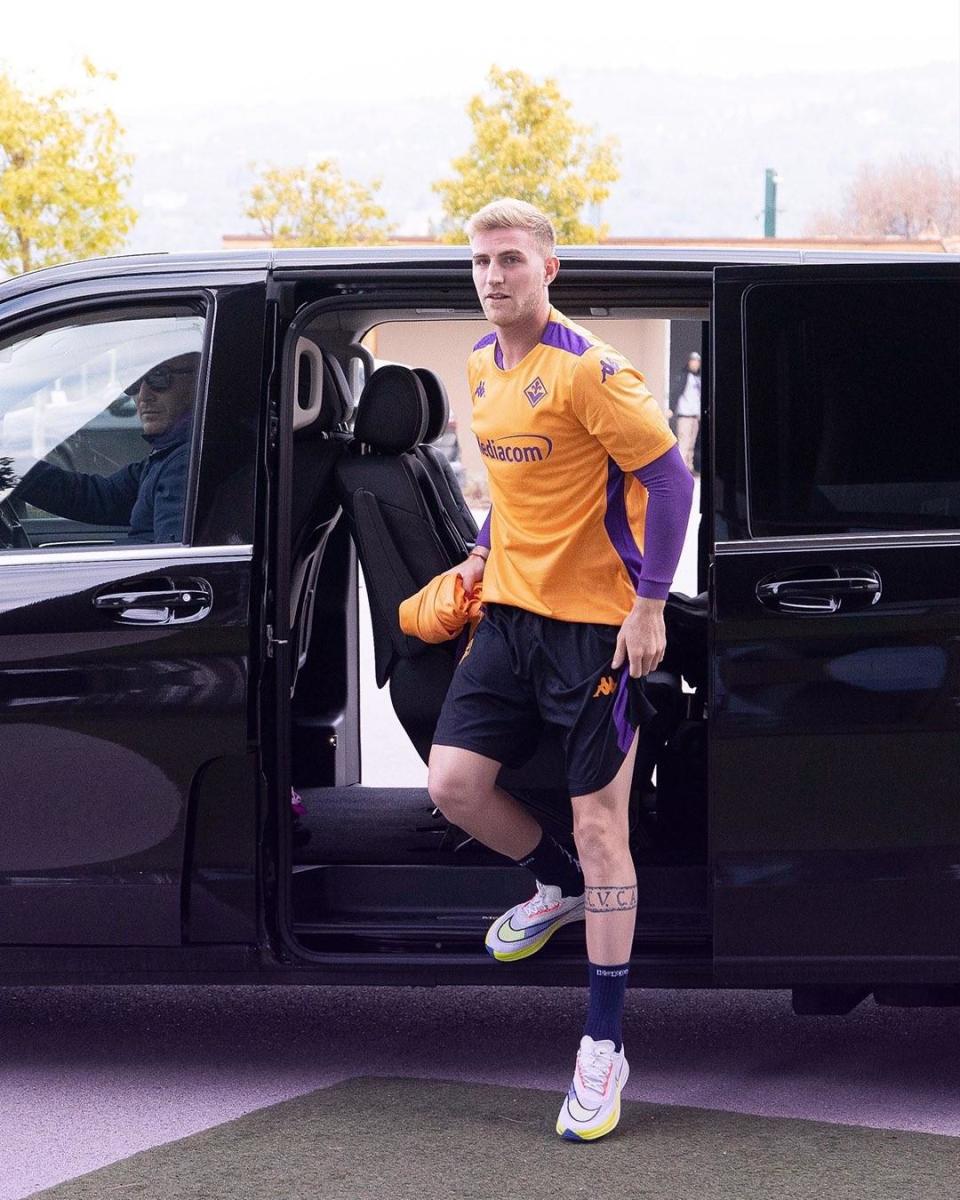 佛罗伦萨边后卫表现积极，助攻犀利令人惊艳，振奋人心的简单介绍