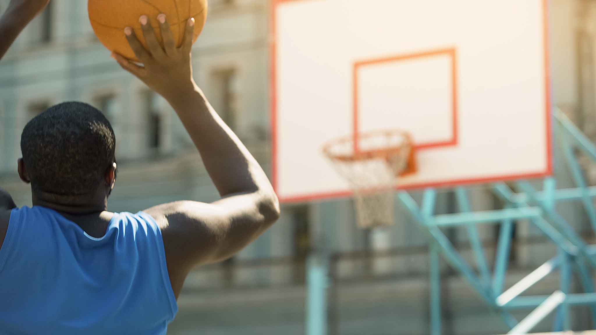 球场上的精彩瞬间令人难以忘怀，振奋人心