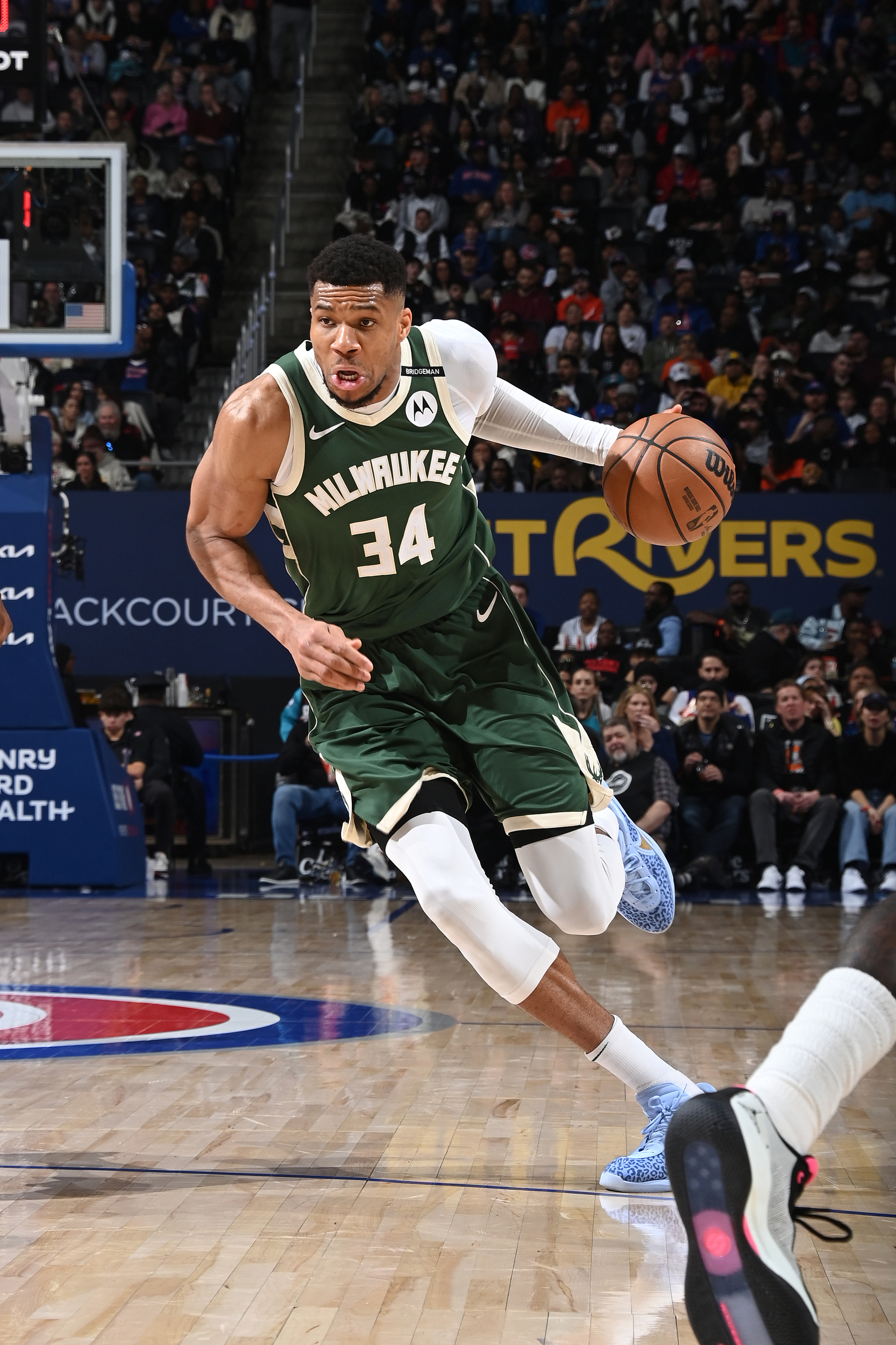 关于雄鹿vs凯尔特人,东部决赛谁能脱颖而出?,掌声雷动的信息 关于雄鹿vs凯尔特人,东部决赛谁能脱颖而出?,掌声雷动的信息