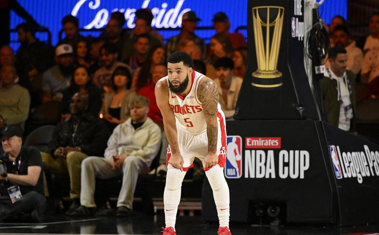 火箭队战绩起伏,球迷期待球队转运,战绩斐然 火箭队战绩起伏,球迷期待球队转运,战绩斐然