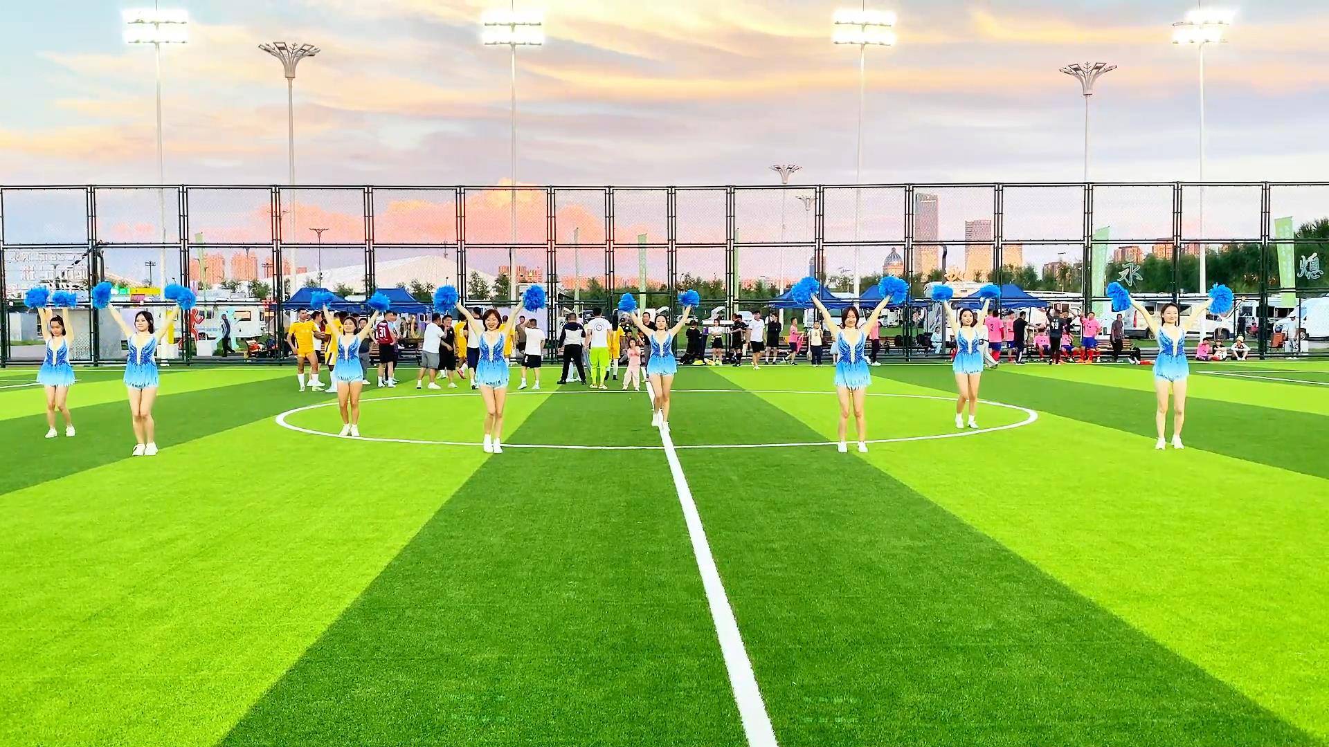 国际足球赛事规模扩大,强队强势挑战,掌声雷动的简单介绍 国际足球赛事规模扩大,强队强势挑战,掌声雷动的简单介绍