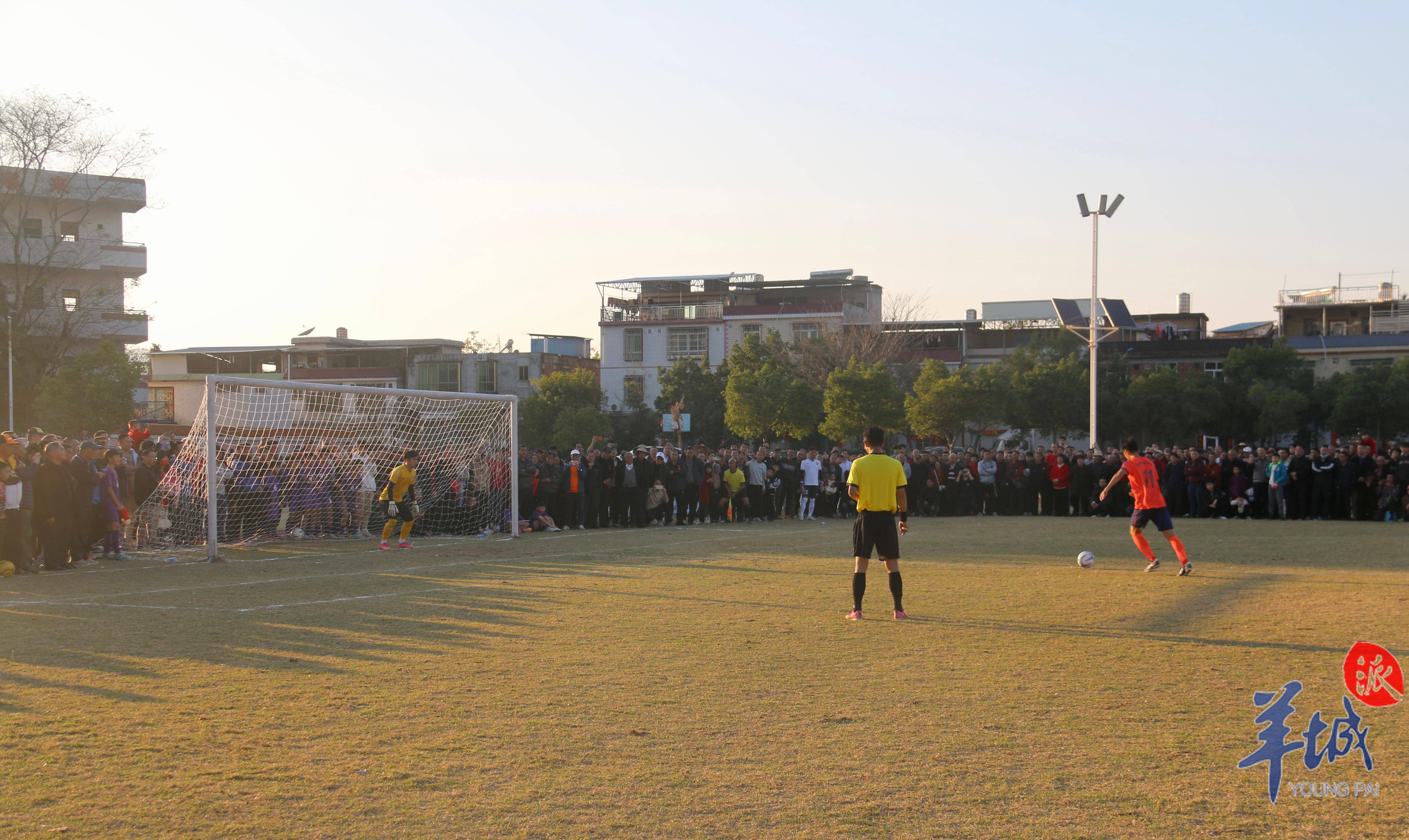 包含热门足球比赛引爆市场,吸引众多球迷观看,引发热议的词条 包含热门足球比赛引爆市场,吸引众多球迷观看,引发热议的词条