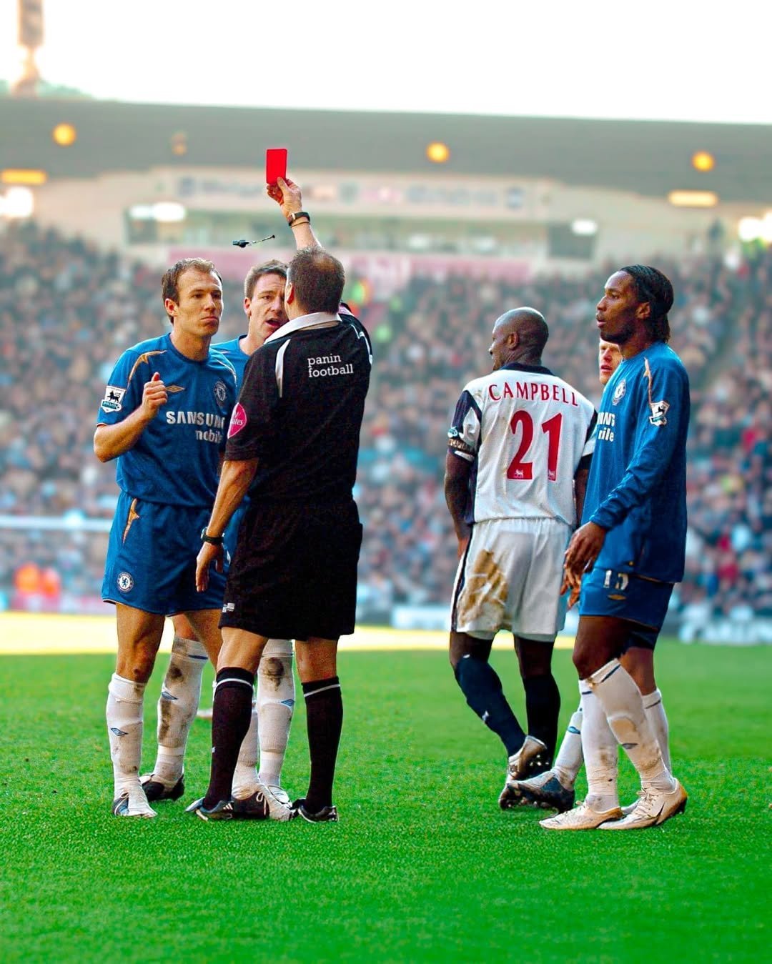 切尔西球员表现出色，达成了赛场上的掌声，势不可挡的简单介绍