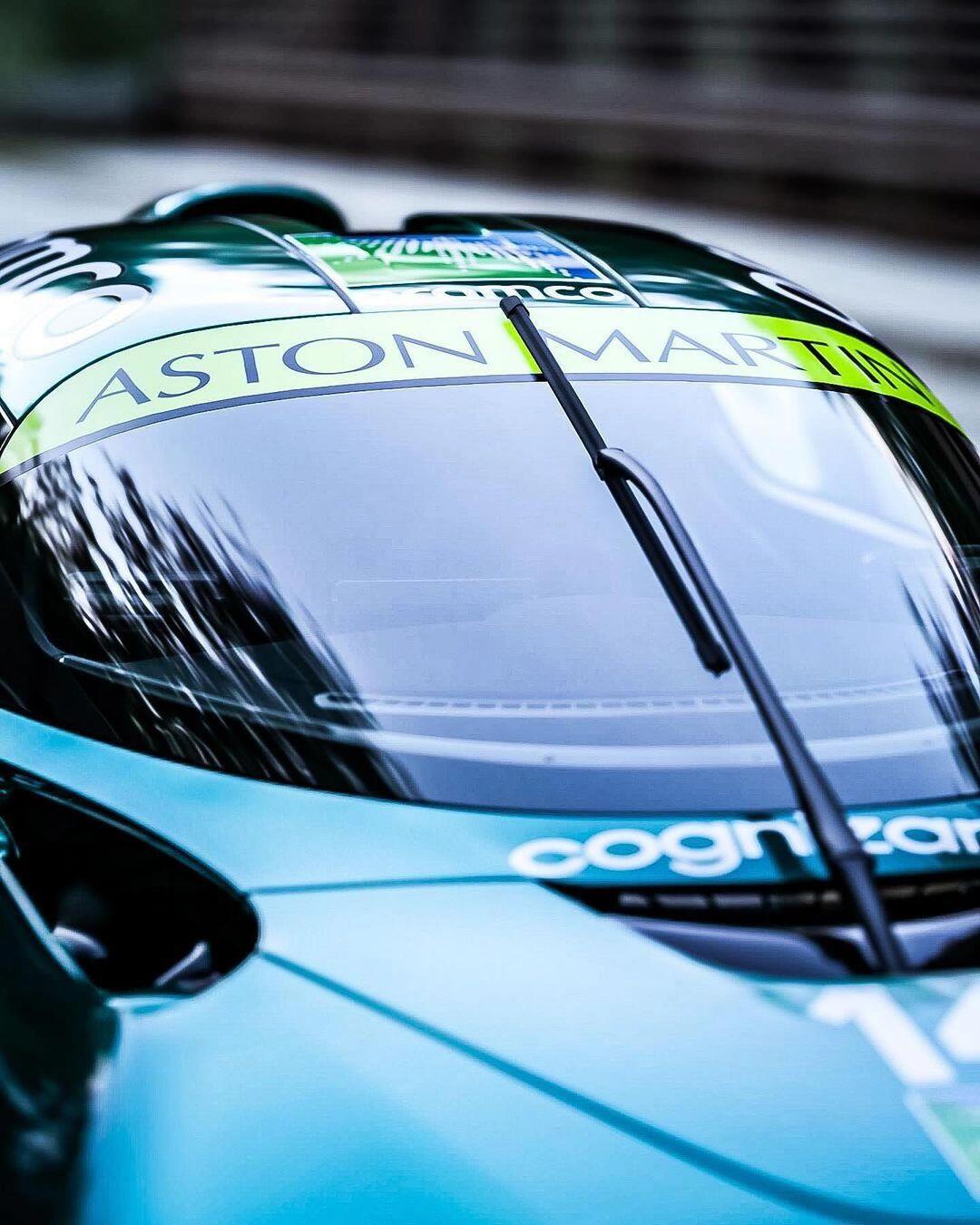 阿斯顿马丁轻取法拉利,塞恩斯高光表现 阿斯顿马丁轻取法拉利,塞恩斯高光表现